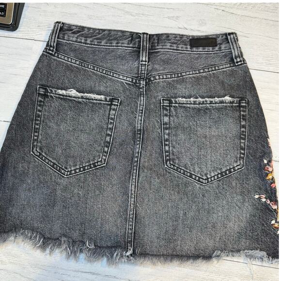 VTG Abercrombie Fitch Y2K size 27 black denim jean embroidered mini micro skirt - Picture 2 of 10